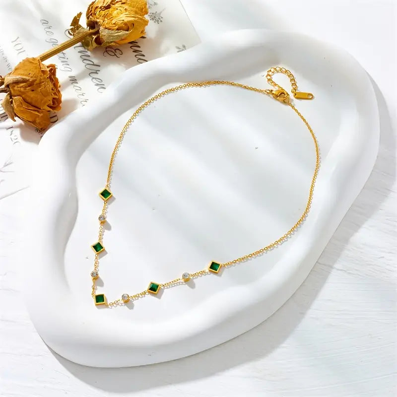 Elegant green Gemstone Necklace