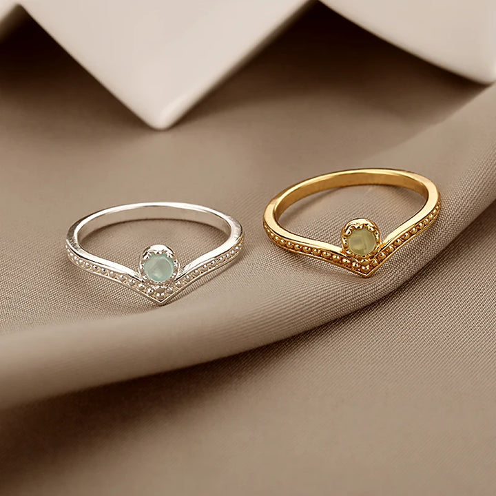 Elegant Gold Waterdrop Opal Crown Ring