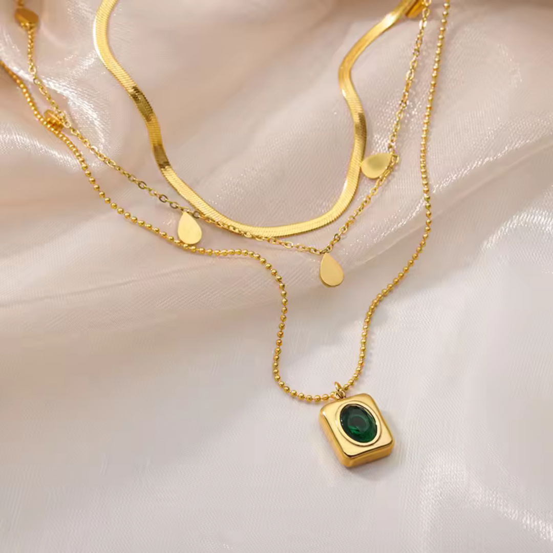 Elegant Golden Necklace Set