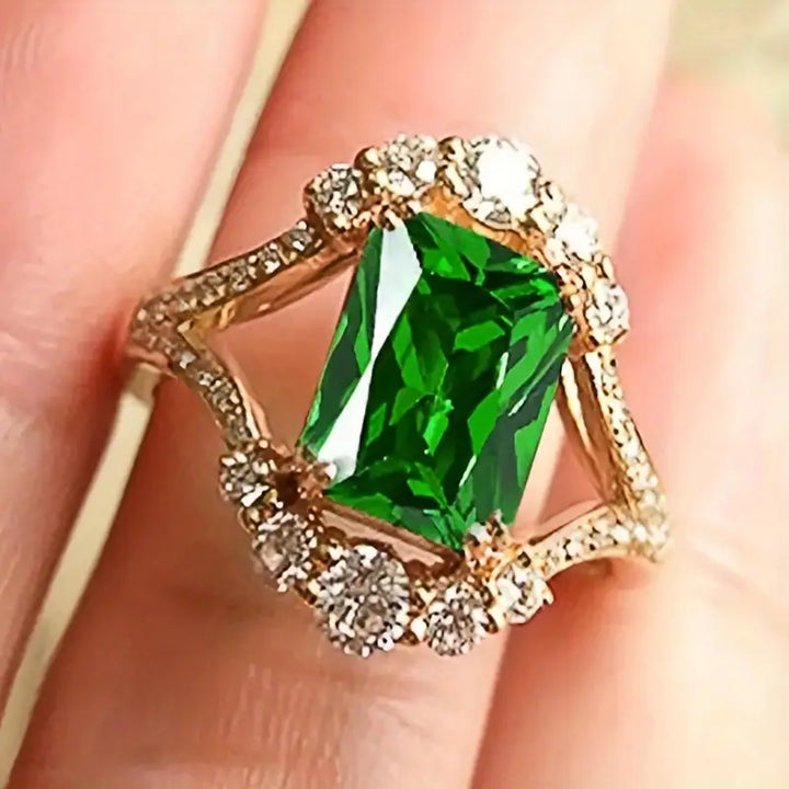 Chic Golden Gemstone Ring
