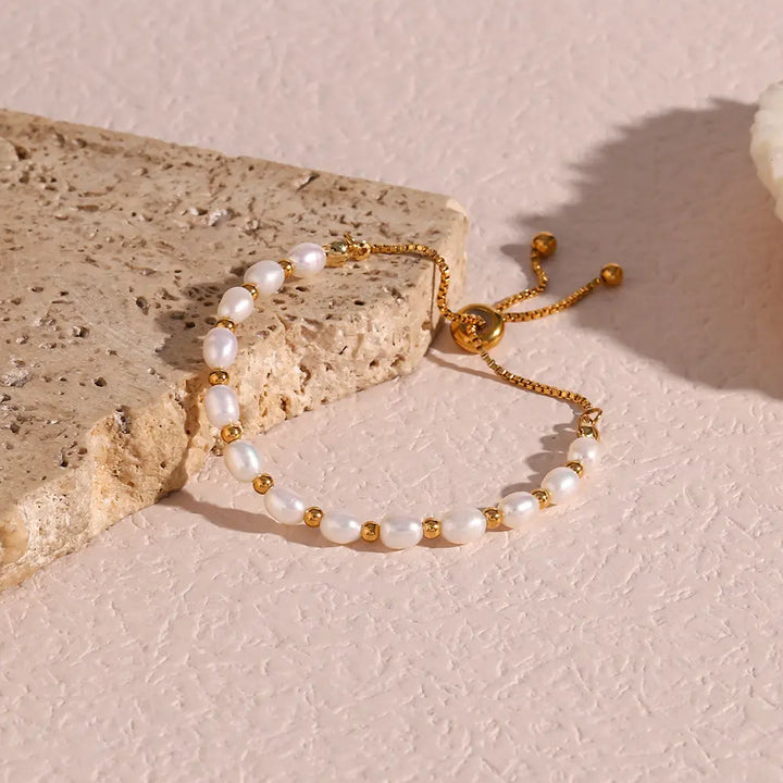 Elegant Romantic Pearl Bracelet