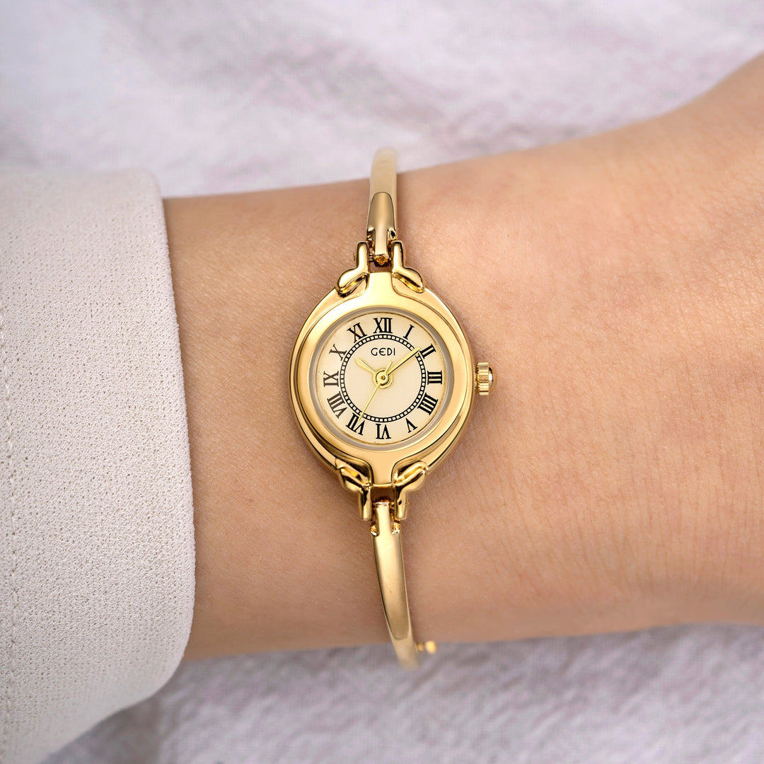 Classic Gold Elegant Watch