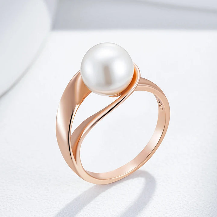 Exclusive Rose Gold Pearl Geometric Ring