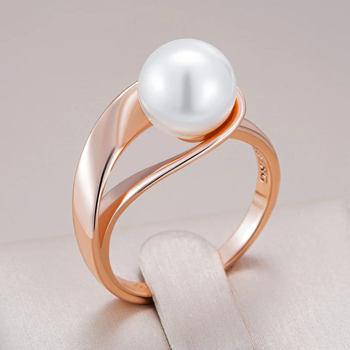 Exclusive Rose Gold Pearl Geometric Ring