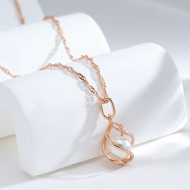 Exclusive Rose Gold Geometric Pearl Necklace
