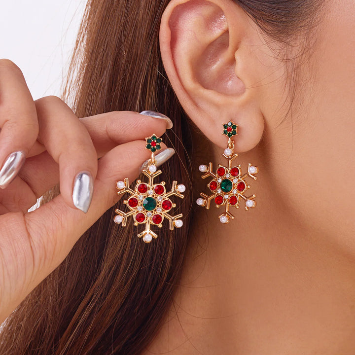 Chic Crystal Snowflake Stud Earrings