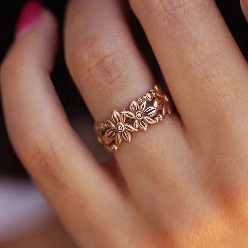 Chic Rose Gold Flower Statement Ring