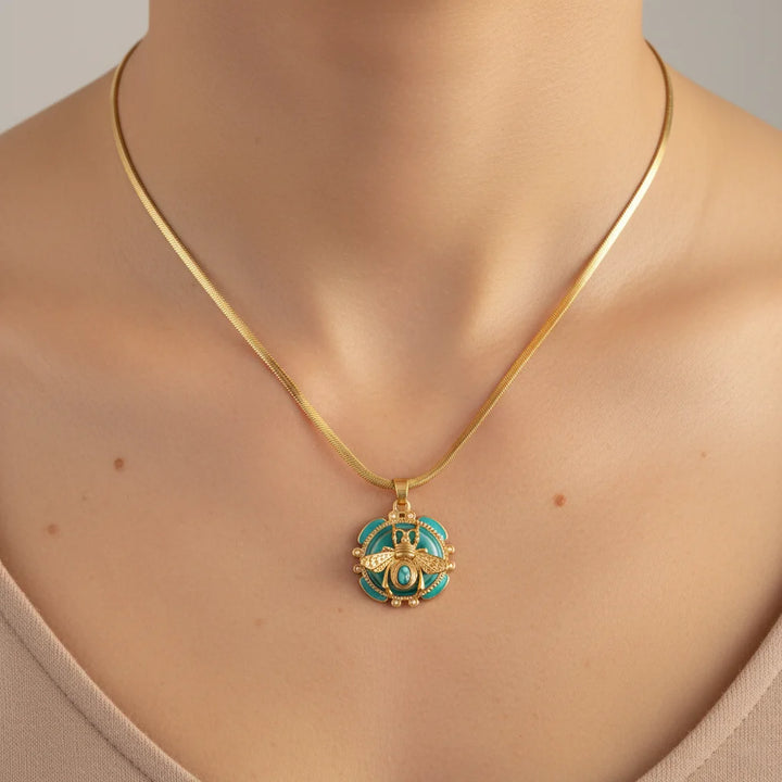 Chic Gold Turquoise Bee Pendant Necklace