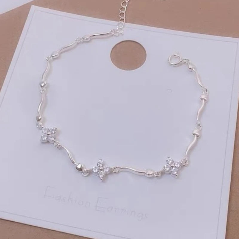 Chic Zircon Four-Leaf Flower Bracelet