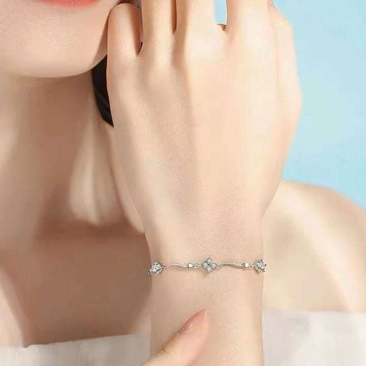 Chic Zircon Four-Leaf Flower Bracelet