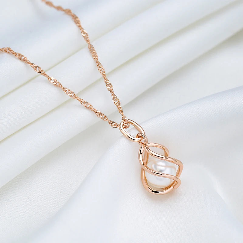 Exclusive Rose Gold Geometric Pearl Necklace