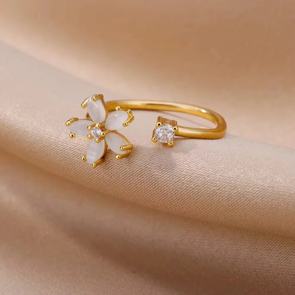 Romantic Gold Zircon Five-Petal Flower Ring