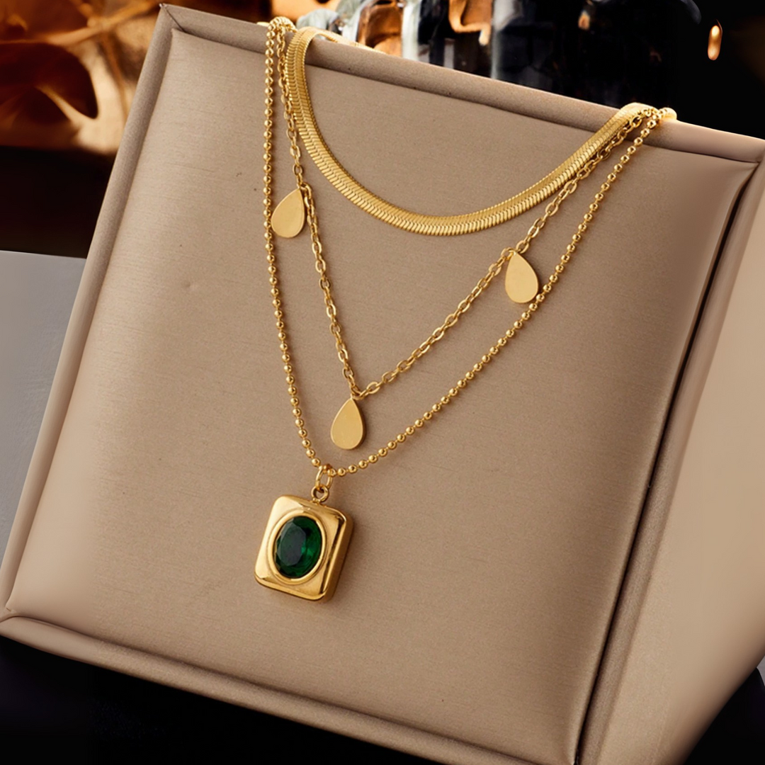 Elegant Golden Necklace Set