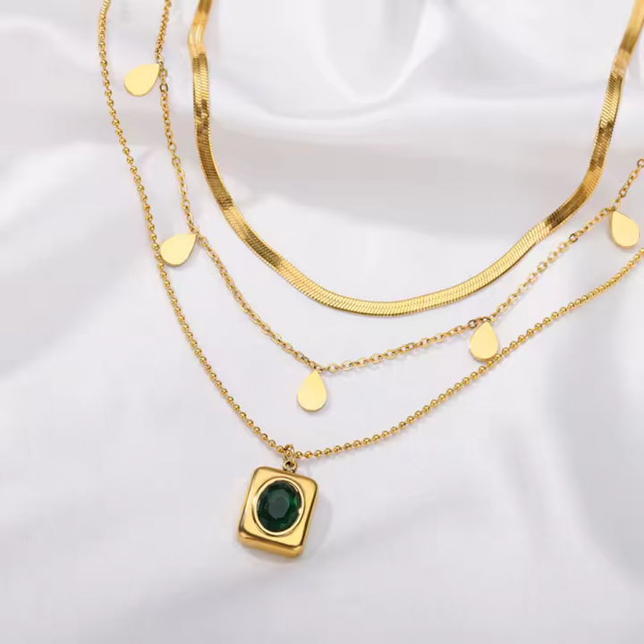 Elegant Golden Necklace Set