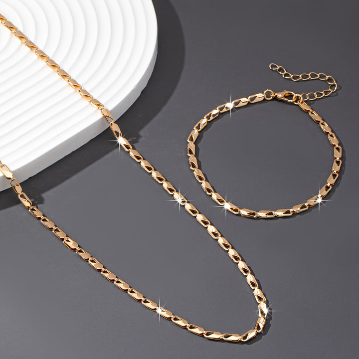 Chic 18k gold Gold Necklace and Bracelet Set