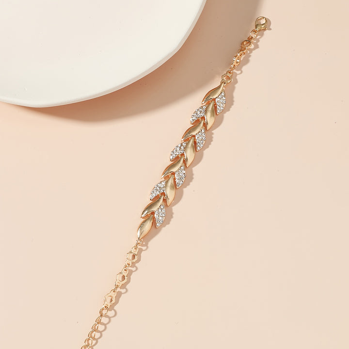 Elegant Gold Leaf Link Bracelet