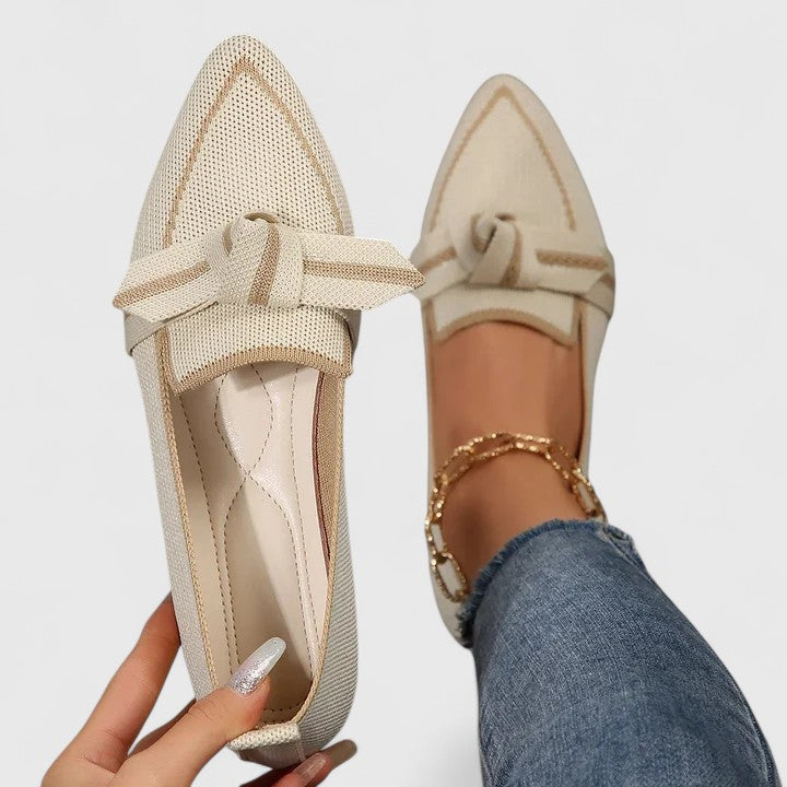 Women's Black Pointed Loafers for Autumn Outfits in Beige