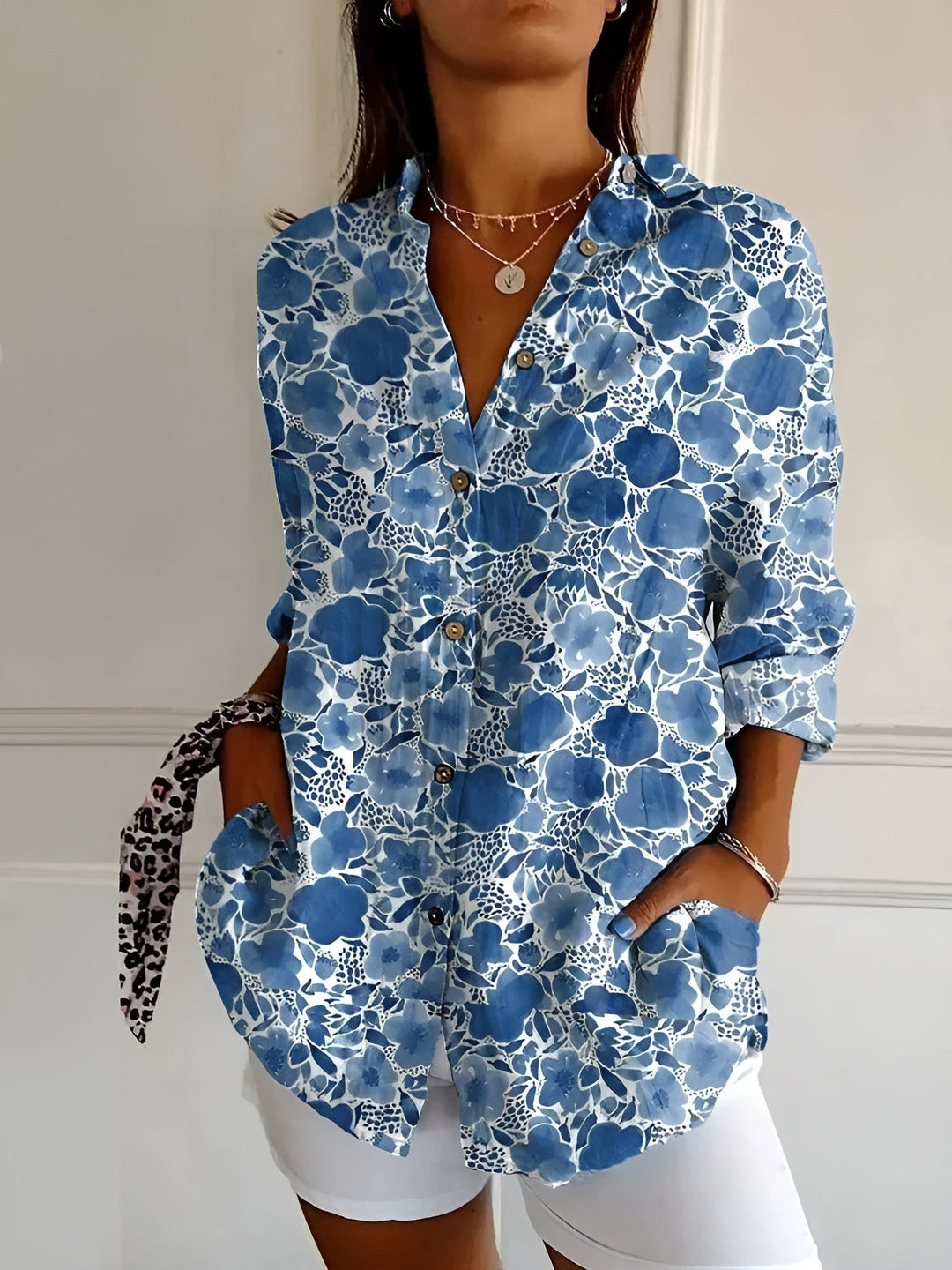 Women's Breezy Linen Blouse in Prints in Dunkelblau Floral