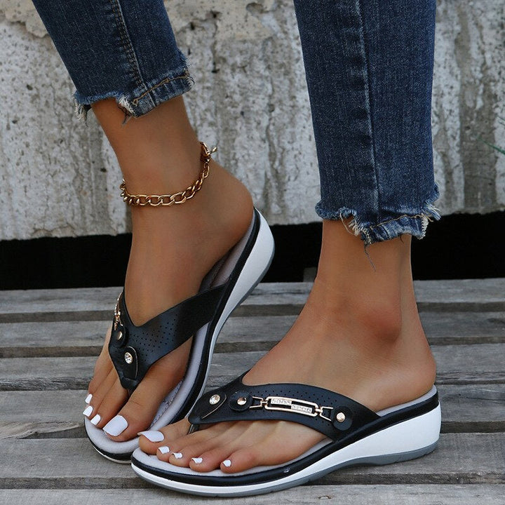 Women's Everyday Comfort Sandals with Support in Black